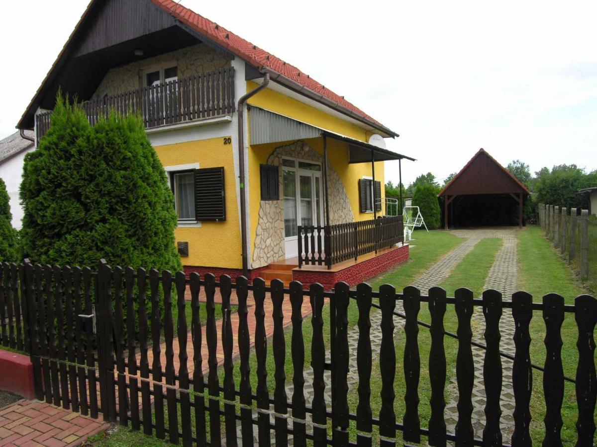 Holiday Home In Balatonmariafuerdo 19426 Екстер'єр фото