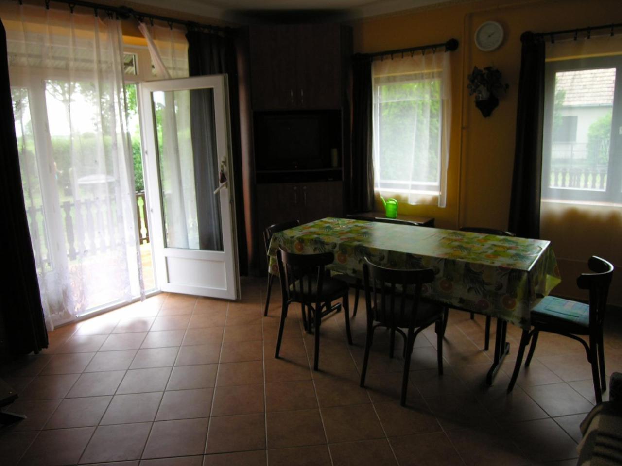Holiday Home In Balatonmariafuerdo 19426 Екстер'єр фото
